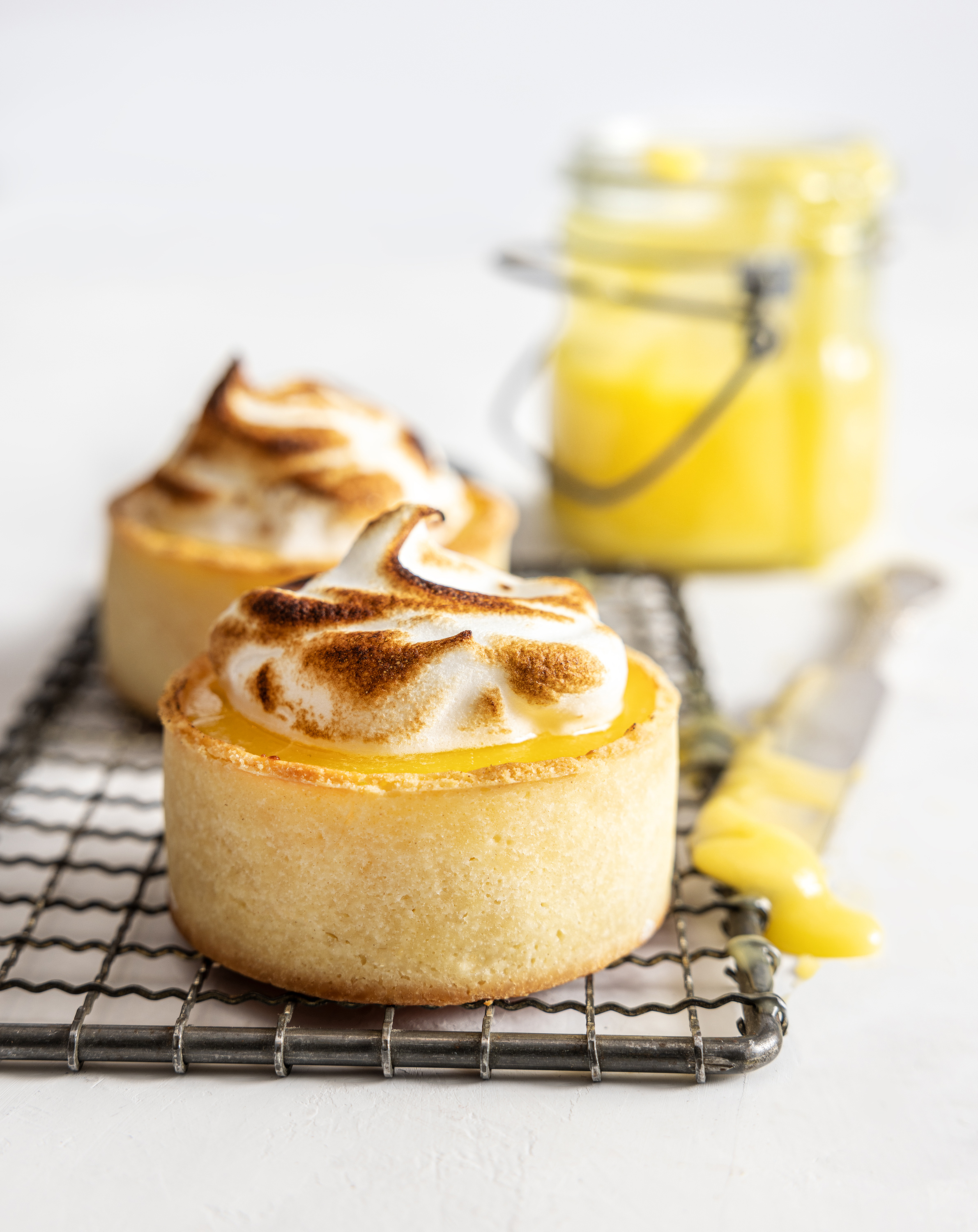 individual lemon curd meringue tarts alyssa wernick food stylist styling dallas tx