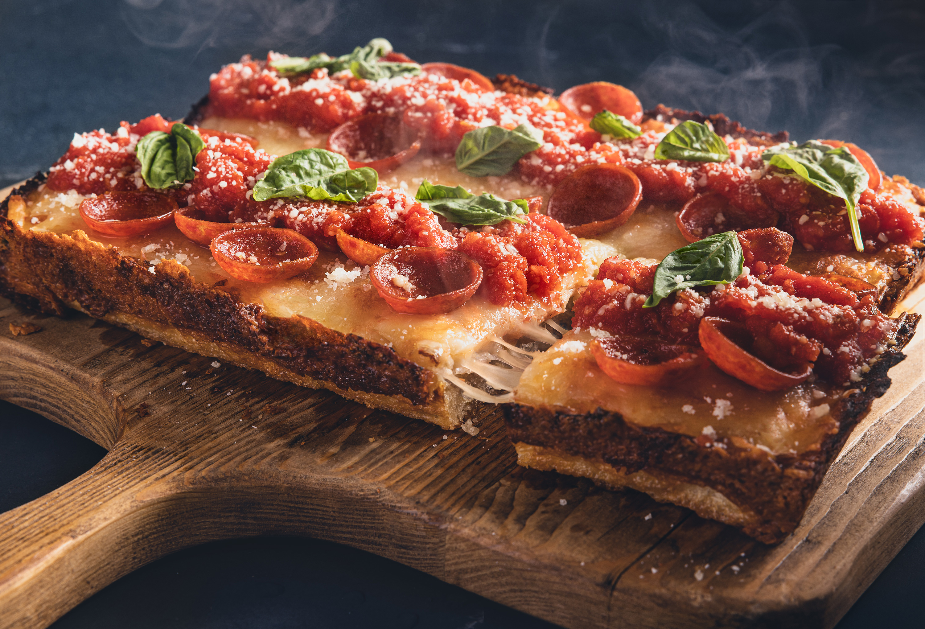 Pizza_Pepperoni_Detroit_Pan